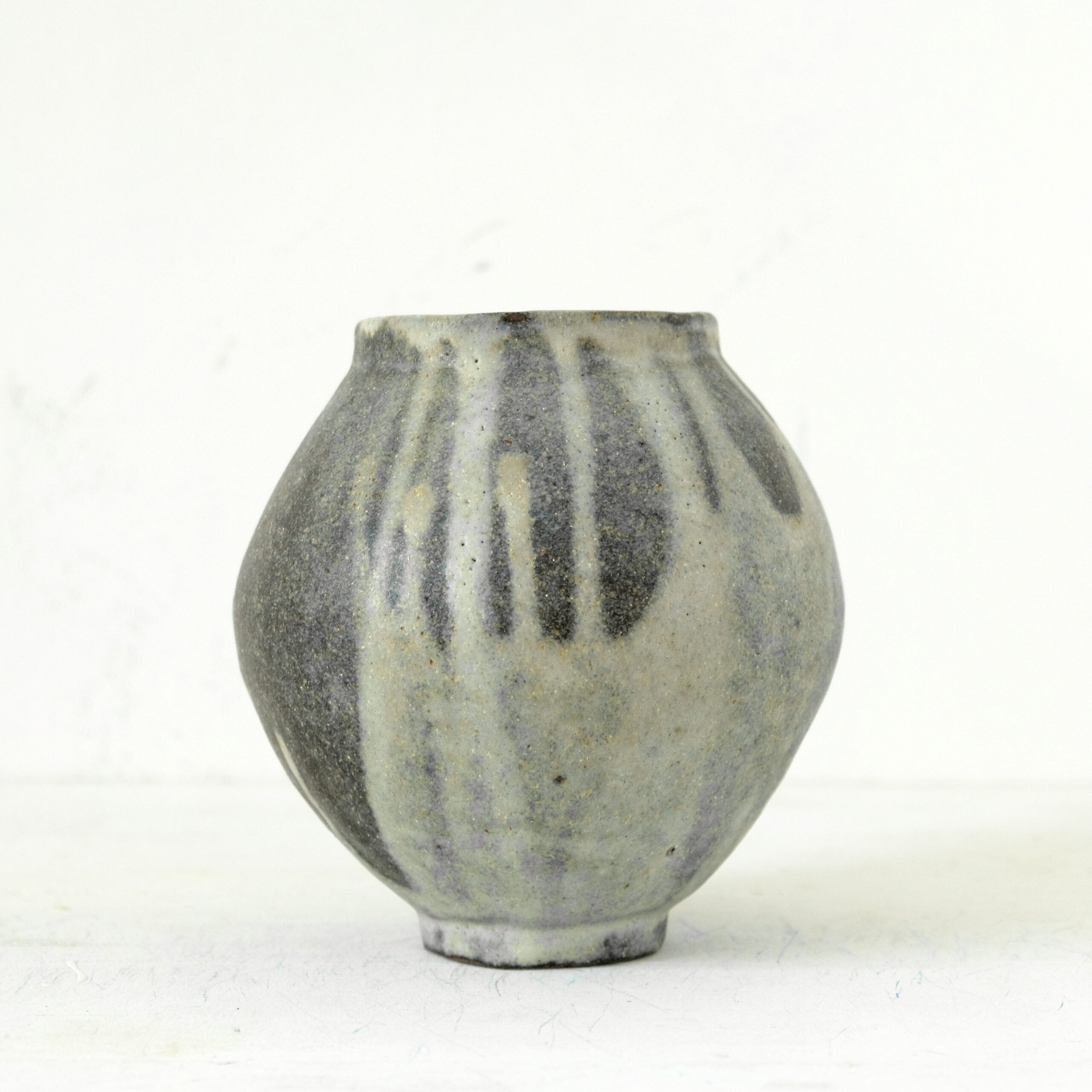 Nocturne moon jar H 16,5 cm Wild glaze from the Pyrenees